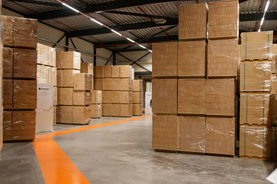 Kho thành phẩm xếp thùng carton